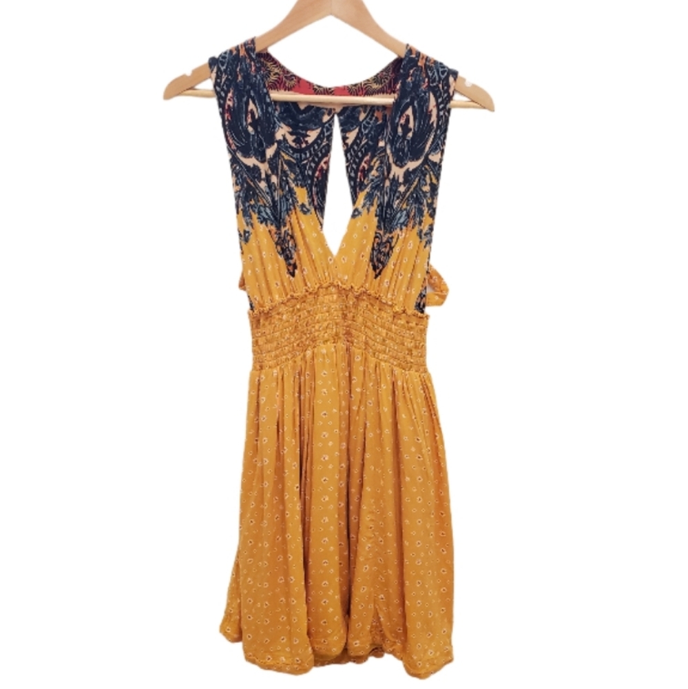 Elegant Yellow and Blue Patterned Dress - Picture 3 of 8